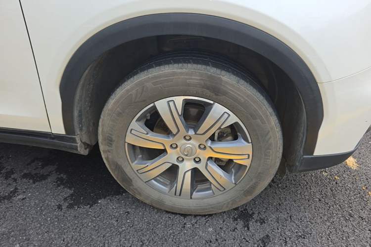 Used GAC Trumpchi GS7 2017 320T Two-Wheel-Drive Luxury Smart Connectivity Model Right Front Wheel Hub