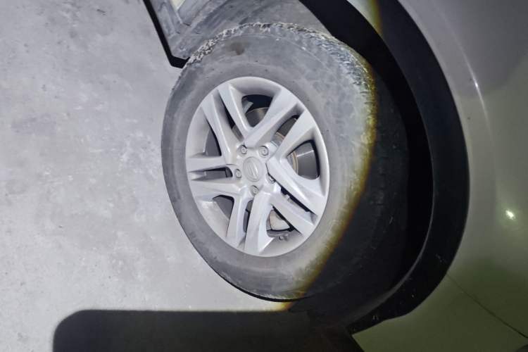 Used GAC Trumpchi GS7 2017 280T Two-Wheel Drive Luxury Model Right Front Wheel Hub