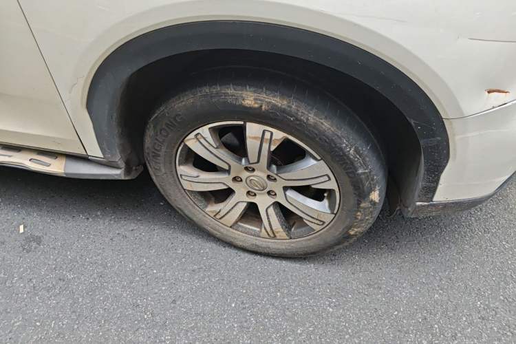 Used GAC Trumpchi GS7 2017 320T Two-Wheel-Drive Luxury Smart Connectivity Model Right Front Wheel Hub
