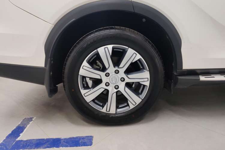 Used GAC Trumpchi GS7 2017 320T Two-Wheel-Drive Luxury Smart Connectivity Model Right Front Wheel Hub