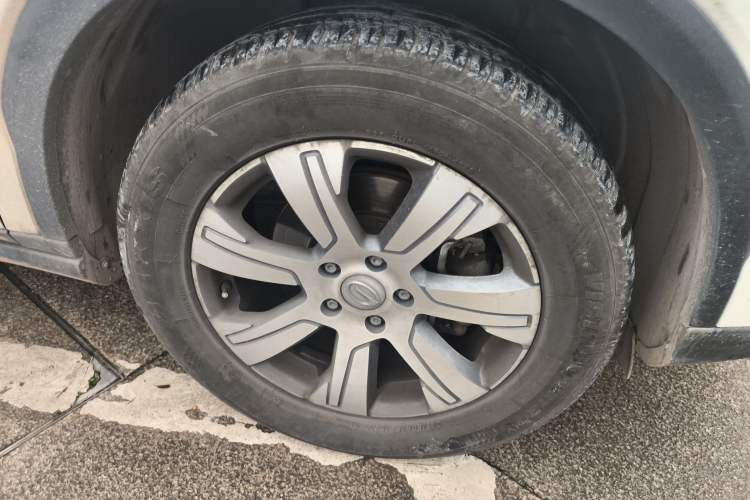 Used GAC Trumpchi GS7 2017 320T Two-Wheel-Drive Luxury Smart Connectivity Model Right Front Wheel Hub