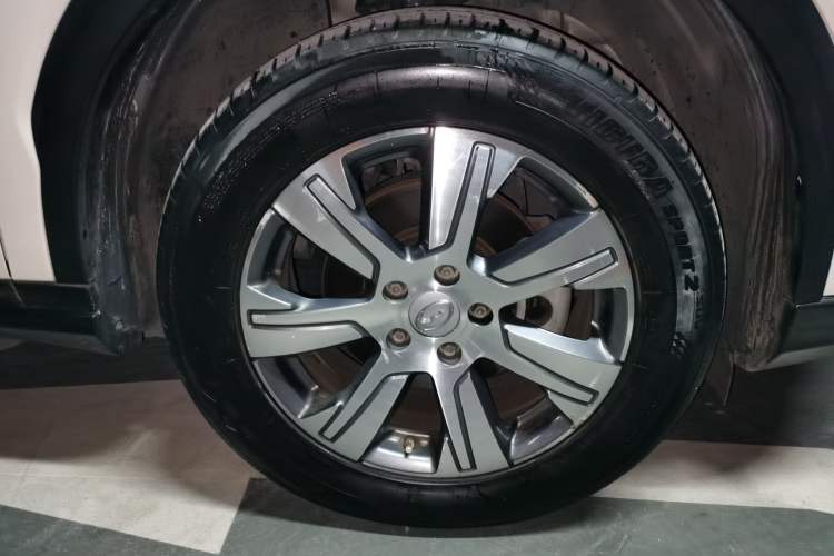 Used GAC Trumpchi GS7 2017 320T Two-Wheel-Drive Luxury Smart Connectivity Model Right Front Wheel Hub