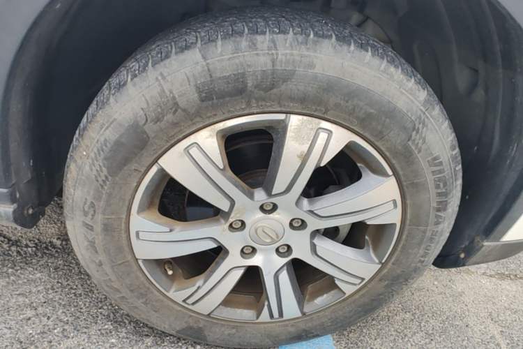 Used GAC Trumpchi GS7 2017 320T Two-Wheel-Drive Luxury Smart Connectivity Model Right Front Wheel Hub