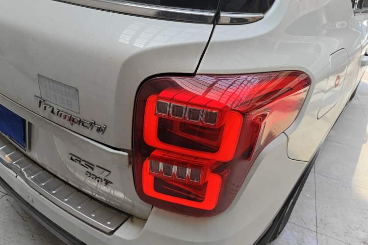 Used GAC Trumpchi GS7 2017 280T Two-Wheel Drive Luxury Model Right Rear Taillight