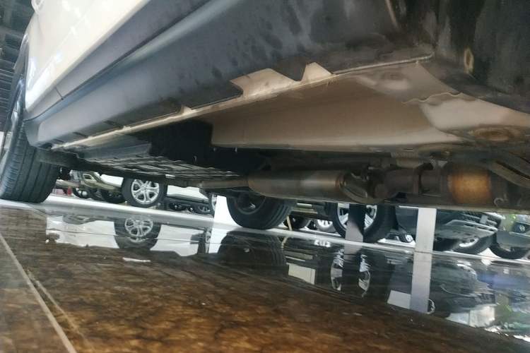 Used GAC Trumpchi GS7 2017 320T Two-Wheel-Drive Luxury Smart Connectivity Model Right Side Sill