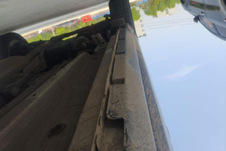 Used GAC Trumpchi GS7 2017 280T Two-Wheel Drive Luxury Model Right Side Sill