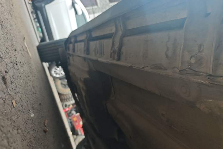 Used GAC Trumpchi GS7 2017 320T Two-Wheel-Drive Luxury Model Right Side Sill