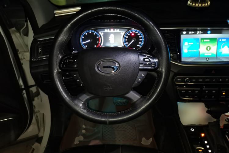 Used GAC Trumpchi GS7 2017 320T Two-Wheel-Drive Luxury Smart Connectivity Model Steering Wheel