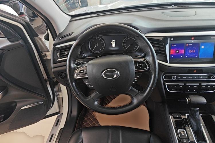 Used GAC Trumpchi GS7 2017 320T Two-Wheel-Drive Luxury Model Steering Wheel