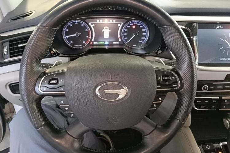 Used GAC Trumpchi GS7 2017 320T Two-Wheel-Drive Luxury Smart Connectivity Model Steering Wheel