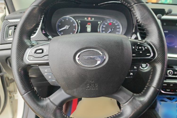 Used GAC Trumpchi GS7 2017 320T Two-Wheel-Drive Luxury Model Steering Wheel