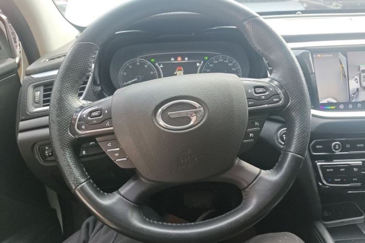 Used GAC Trumpchi GS7 2017 320T Two-Wheel-Drive Luxury Model Steering Wheel