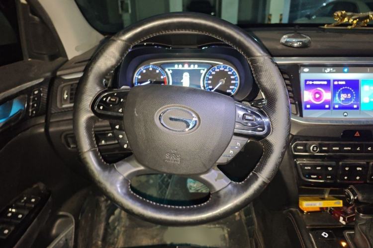 Used GAC Trumpchi GS7 2017 320T Two-Wheel-Drive Luxury Smart Connectivity Model Steering Wheel