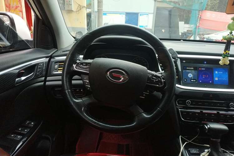 Used GAC Trumpchi GS7 2017 320T Two-Wheel-Drive Luxury Smart Connectivity Model Steering Wheel