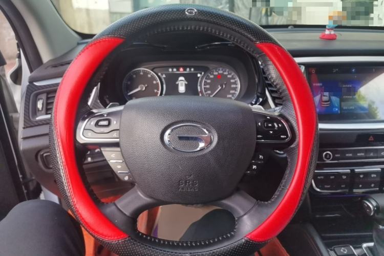 Used GAC Trumpchi GS7 2017 320T Four-Wheel Drive Luxury Smart Connectivity Model Steering Wheel