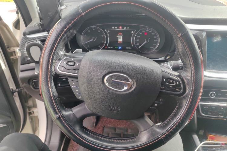 Used GAC Trumpchi GS7 2017 320T Two-Wheel-Drive Luxury Smart Connectivity Model Steering Wheel