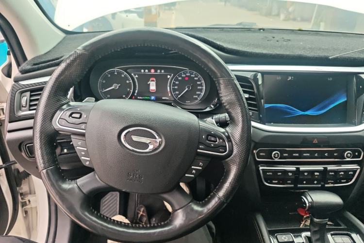 Used GAC Trumpchi GS7 2017 320T Two-Wheel-Drive Luxury Smart Connectivity Model Steering Wheel