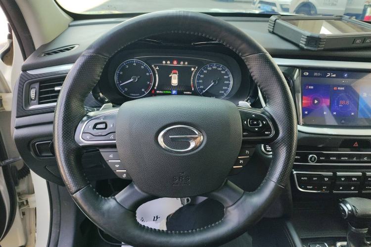 Used GAC Trumpchi GS7 2017 320T Two-Wheel-Drive Luxury Smart Connectivity Model Steering Wheel