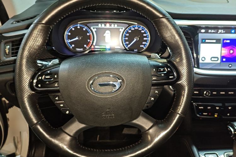 Used GAC Trumpchi GS7 2017 320T Two-Wheel-Drive Luxury Smart Connectivity Model Steering Wheel