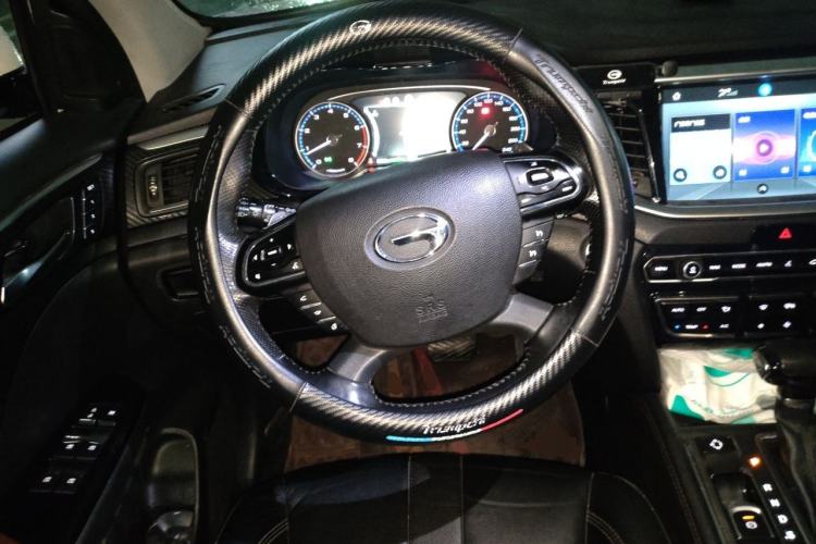 Used GAC Trumpchi GS7 2017 320T Two-Wheel-Drive Luxury Smart Connectivity Model Steering Wheel