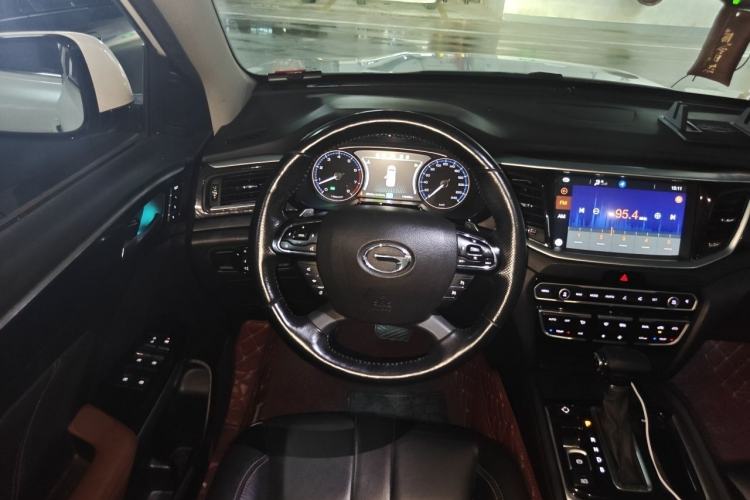 Used GAC Trumpchi GS7 2017 320T Two-Wheel-Drive Luxury Smart Connectivity Model Steering Wheel