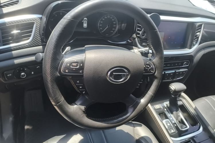 Used GAC Trumpchi GS7 2017 320T Two-Wheel-Drive Luxury Smart Connectivity Model Steering Wheel
