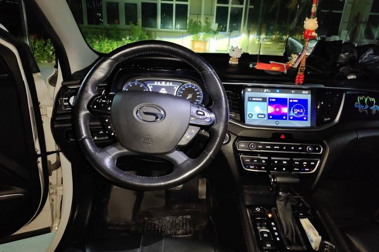 Used GAC Trumpchi GS7 2017 320T Two-Wheel-Drive Luxury Smart Connectivity Model Steering Wheel