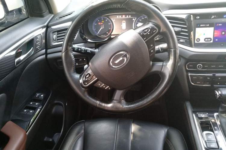 Used GAC Trumpchi GS7 2017 320T Two-Wheel-Drive Luxury Smart Connectivity Model Steering Wheel