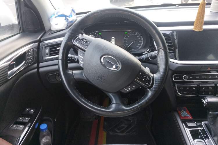 Used GAC Trumpchi GS7 2017 320T Two-Wheel-Drive Luxury Smart Connectivity Model Steering Wheel
