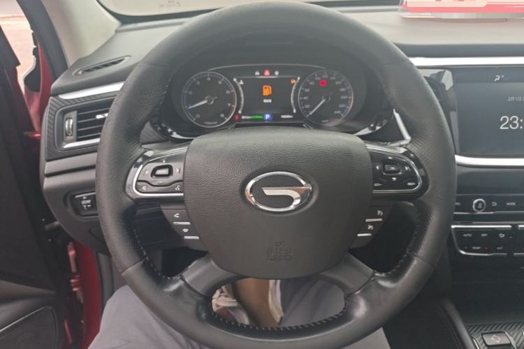Used GAC Trumpchi GS7 2017 320T Two-Wheel-Drive Luxury Model Steering Wheel