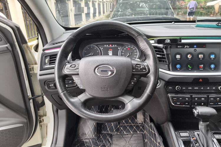 Used GAC Trumpchi GS7 2017 320T Two-Wheel-Drive Luxury Smart Connectivity Model Steering Wheel