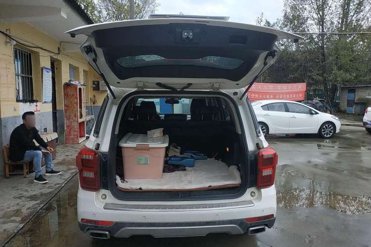 Used GAC Trumpchi GS7 2017 320T Two-Wheel-Drive Luxury Smart Connectivity Model Trunk
