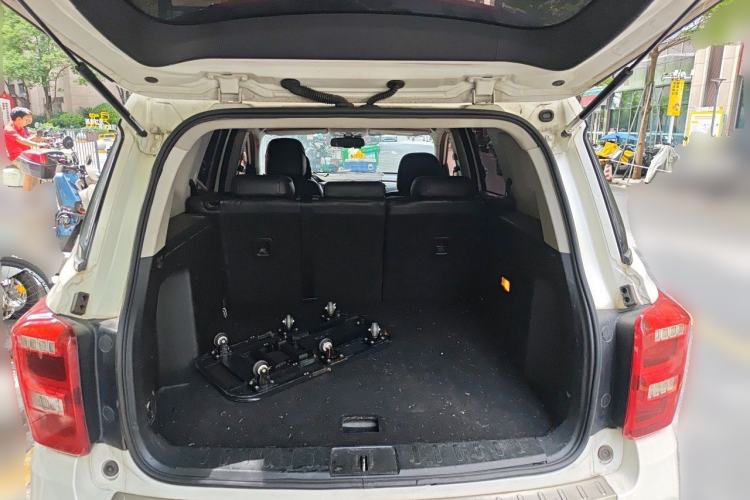 Used GAC Trumpchi GS7 2017 320T Two-Wheel-Drive Luxury Smart Connectivity Model Trunk