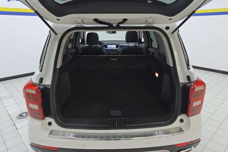 Used GAC Trumpchi GS7 2017 320T Two-Wheel-Drive Luxury Smart Connectivity Model Trunk