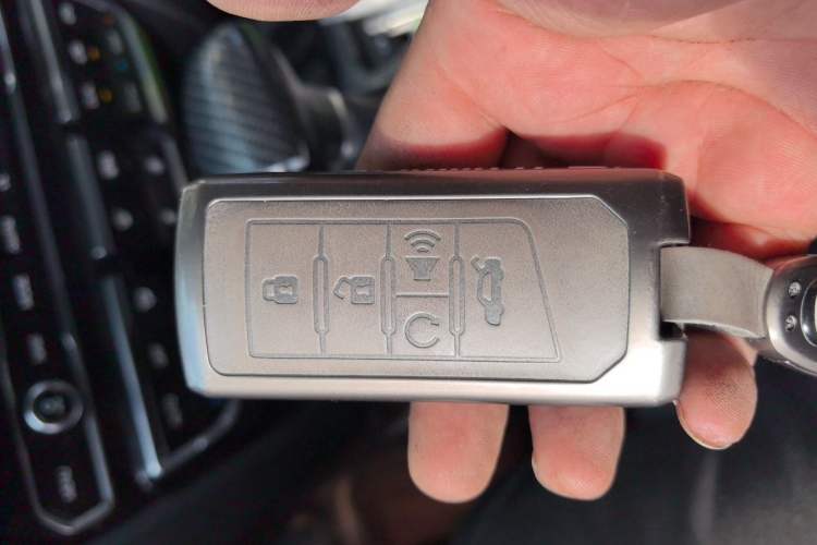 Used GAC Trumpchi GS7 2017 320T Two-Wheel-Drive Luxury Smart Connectivity Model Vehicle Key