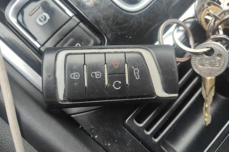 Used GAC Trumpchi GS7 2017 320T Two-Wheel-Drive Luxury Smart Connectivity Model Vehicle Key