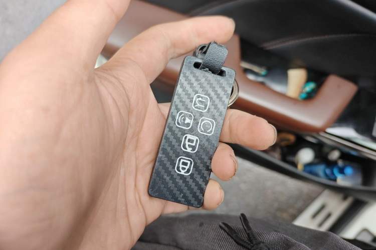 Used GAC Trumpchi GS7 2017 320T Two-Wheel-Drive Luxury Smart Connectivity Model Vehicle Key
