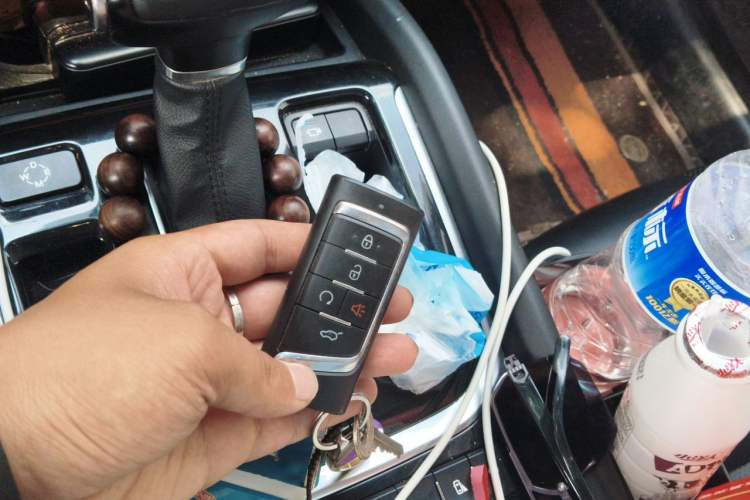 Used GAC Trumpchi GS7 2017 320T Two-Wheel-Drive Luxury Smart Connectivity Model Vehicle Key