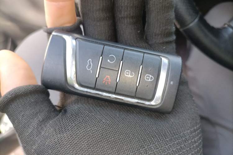 Used GAC Trumpchi GS7 2017 320T Two-Wheel-Drive Luxury Model Vehicle Key