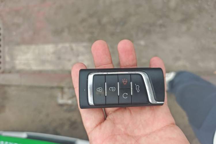 Used GAC Trumpchi GS7 2017 320T Two-Wheel-Drive Luxury Model Vehicle Key