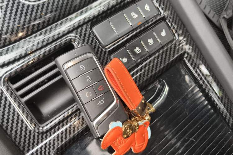 Used GAC Trumpchi GS7 2017 320T Two-Wheel-Drive Luxury Smart Connectivity Model Vehicle Key