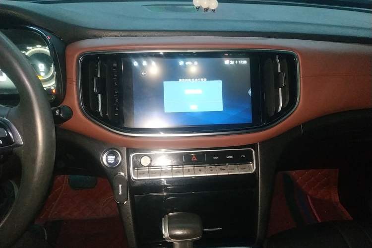Used GAC Trumpchi GS7 2019 390T Two-Wheel-Drive Elite Version Audio And AC Panel