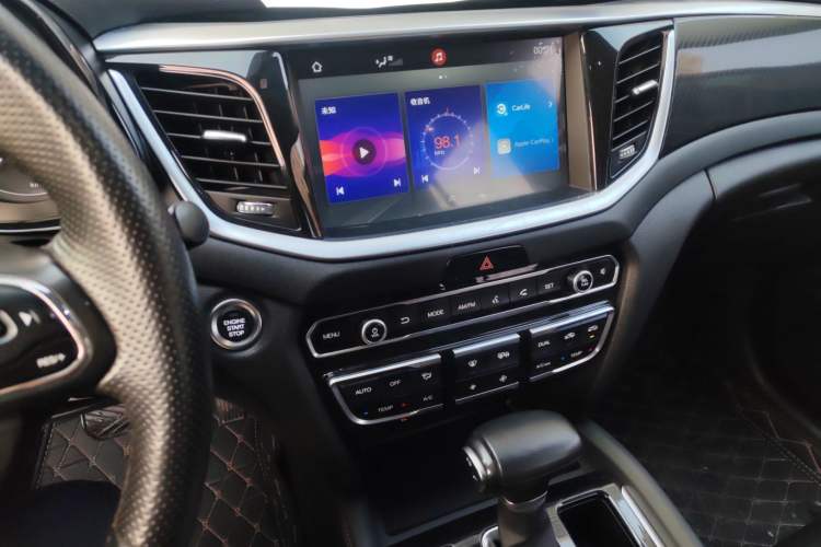 Used GAC Trumpchi GS7 2019 390T Two-Wheel-Drive Luxury Version Audio And AC Panel