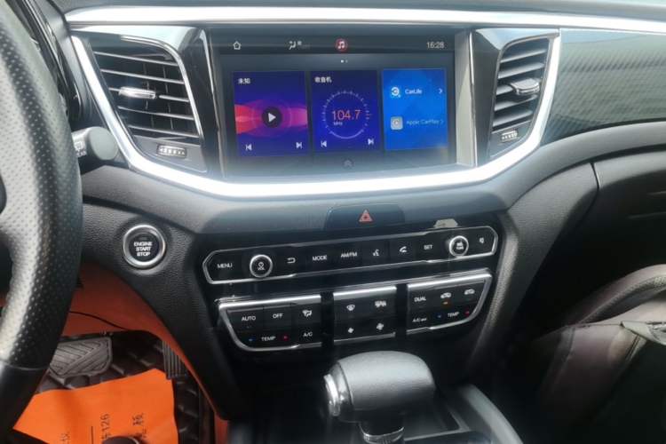 Used GAC Trumpchi GS7 2019 390T Two-Wheel-Drive Luxury Version Audio And AC Panel