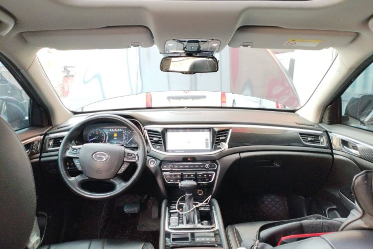 Used GAC Trumpchi GS7 2019 390T Two-Wheel Drive Luxury Smart Connectivity Version Center Console