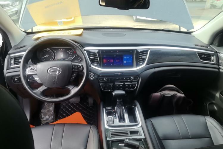Used GAC Trumpchi GS7 2019 390T Two-Wheel-Drive Luxury Version Center Console