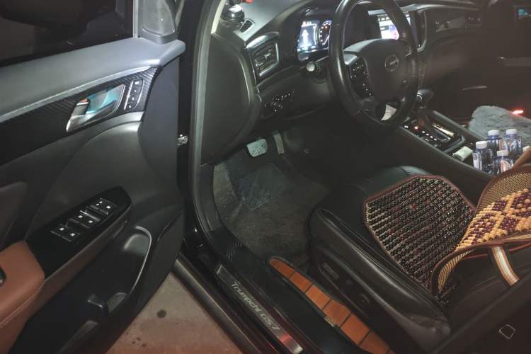 Used GAC Trumpchi GS7 2019 390T Two-Wheel Drive Luxury Smart Connectivity Version Driver Seat
