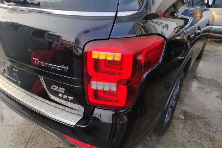 Used GAC Trumpchi GS7 2019 390T Two-Wheel-Drive Luxury Version Exterior 1