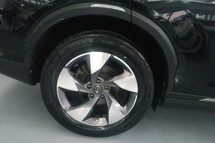 Used GAC Trumpchi GS7 2019 390T Two-Wheel-Drive Elite Version Exterior 5