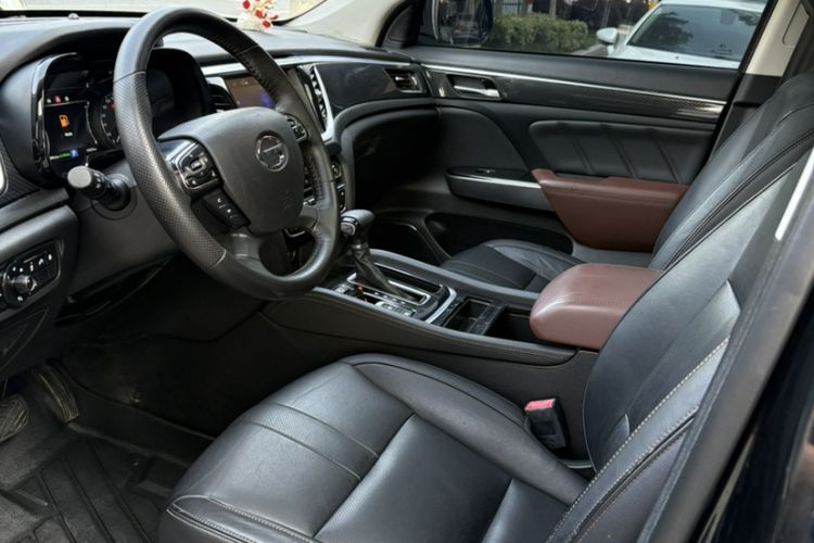 Used GAC Trumpchi GS7 2019 390T Two-Wheel-Drive Luxury Version Interior 2